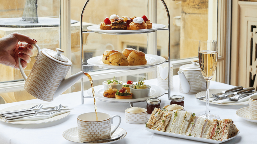 ما هو شاي بعد الظهر والقصة وراءه ؟