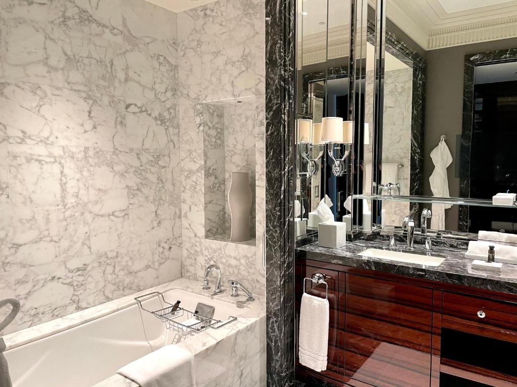 فندق فور سيزونز خليج البحرين